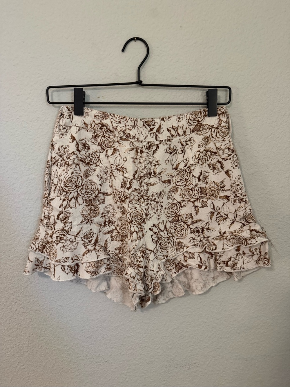 Blue Rain Floral Ruffle-Hem High-Waist Shorts - Cream & Brown